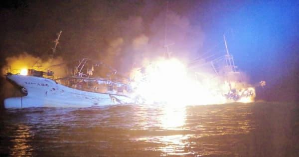 イカ釣り漁船が炎上し沈没　山形・酒田沖、3人救助