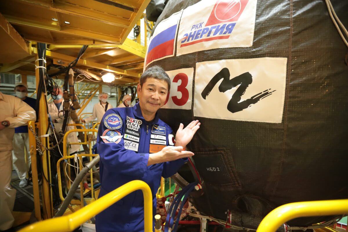 前澤友作さんたち「ソユーズMS-20」のクルーがバイコヌール宇宙基地に到着