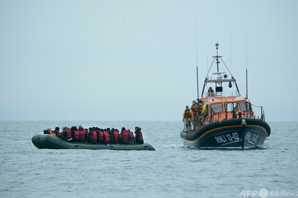 英仏海峡で移民ボート沈没、過去最悪の27人死亡