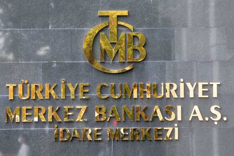 トルコ中銀総裁、銀行部門と金融政策巡り討議　リラ急落受け