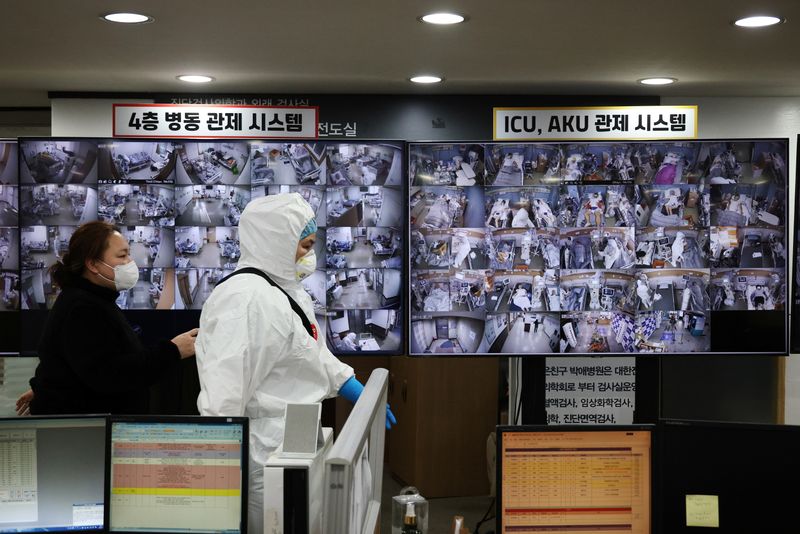 韓国、コロナ規制緩和計画停止　医療逼迫と新変異株で