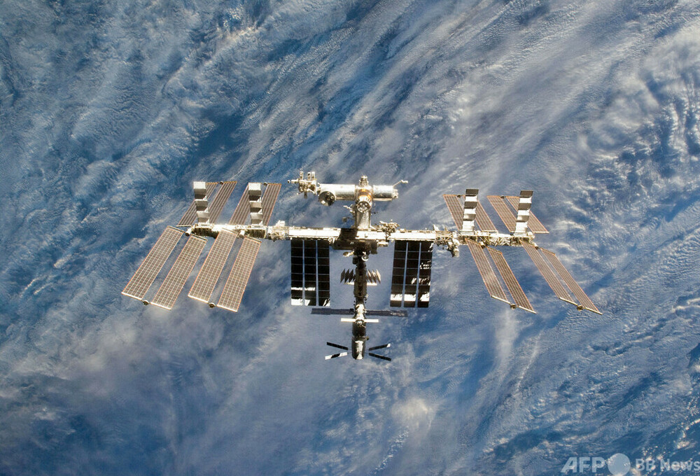 ISSに「宇宙ごみ接近通知」 NASA、船外活動延期
