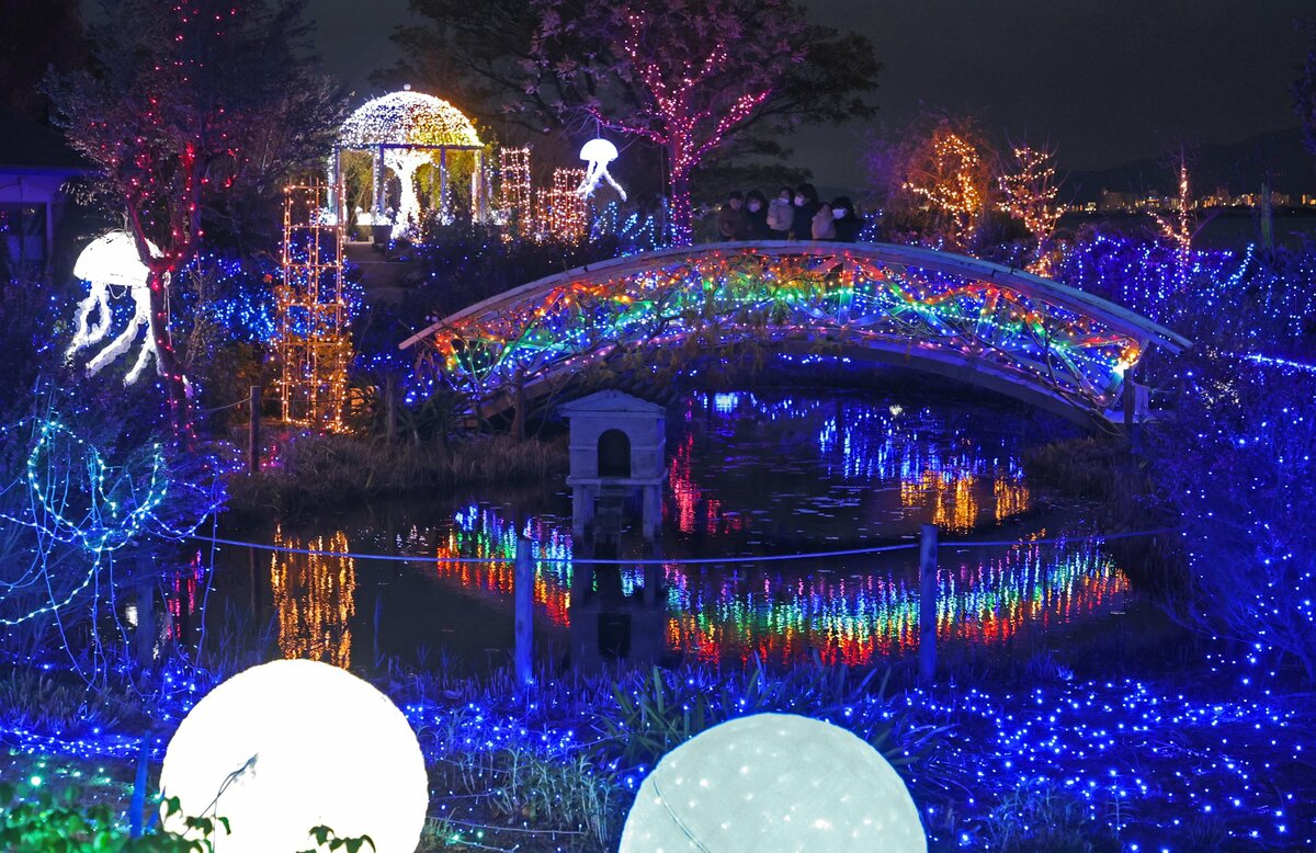 琵琶湖畔彩る妖精のイルミネーション　大津のイングリッシュガーデン