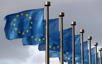 EU、38兆円インフラ支援　中国「一帯一路」に対抗