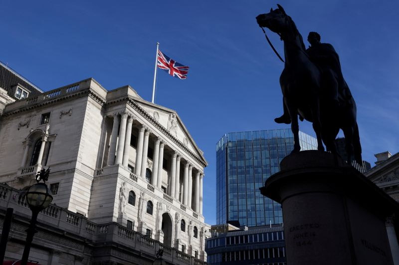 新型コロナの経済への影響「なお強い」＝英中銀総裁
