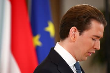 クルツ前首相、政界引退を表明　オーストリア