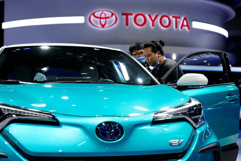 トヨタ、小型セダンのＥＶを中国に来年投入　ＢＹＤの電池技術＝関係者