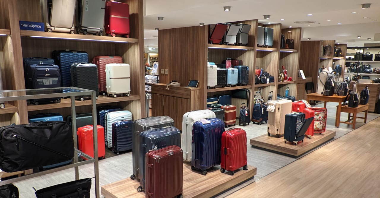 百貨店でスーツケースの売上好調　国内出張や旅行による需要増を受けて