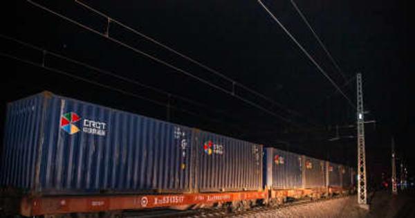 中国ラオス鉄道、国際貨物列車の第1便がビエンチャン到着