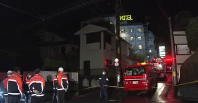 ビジネスホテルで火災　女性１人が搬送も命に別状なし　宿泊客は全員無事を確認