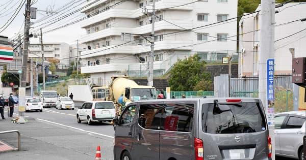 横浜・戸塚のバス停事故　神奈川県警が実況見分、釈放の運転手立ち会い