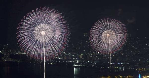 花火一斉に17カ所、広島・廿日市の夜空彩る　みなと夢花火中止の代わりに