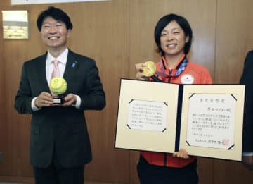 ソフト原田選手に県民栄誉賞　岡山、東京五輪で金メダル