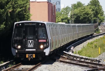 川崎重工製車両の営業運転再開　米、ワシントン首都圏地下鉄