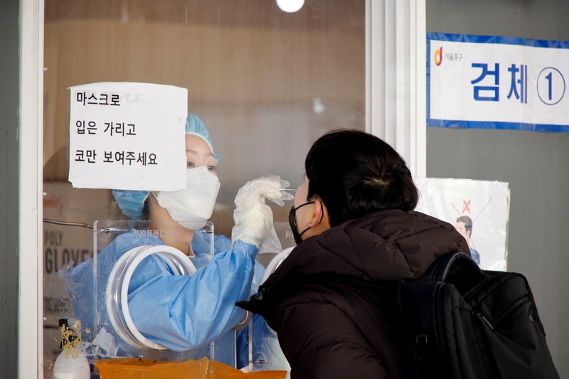 韓国、コロナ新規感染者が過去最多更新　行動制限再導入を検討