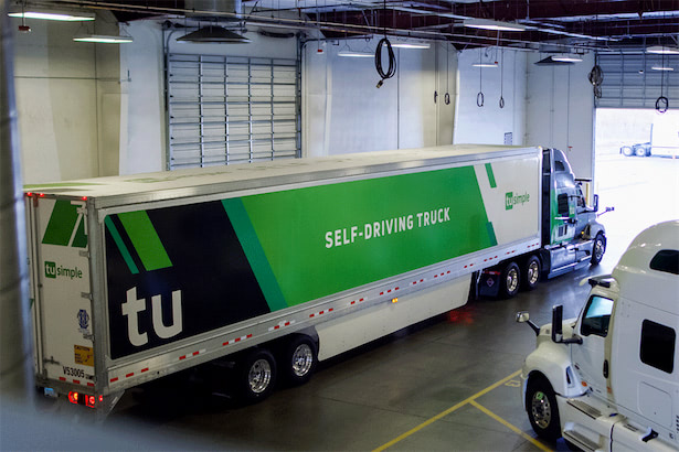 自動運転トラック「トゥーシンプル」が物流大手DHLと提携