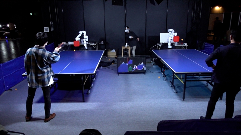 ソニーCSLが開発、1人で二つの身体を操って卓球するVRシステムが面白い