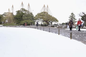 今冬初めて、各地で大雪　北海道、24時間降雪量で記録も