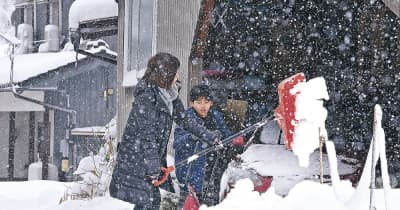 県内寒波平野で積雪　富山など初の冬日　交通に乱れ