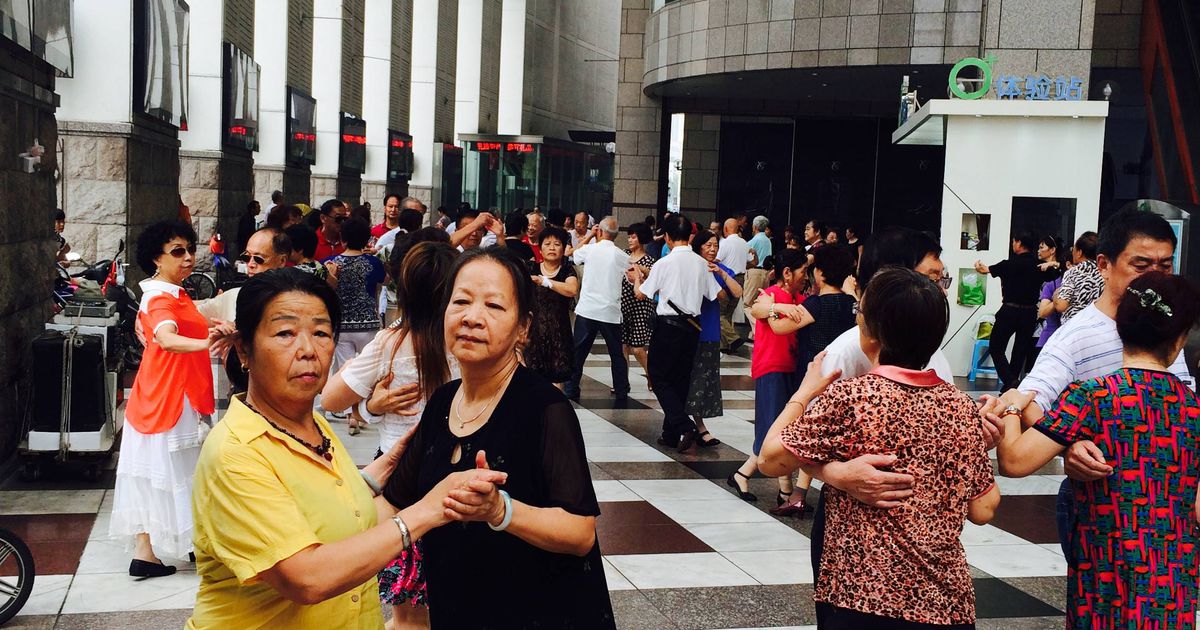 中国が大音量「広場ダンス」を規制へ　全人代常務委