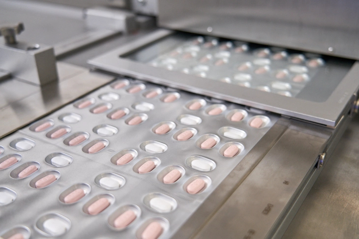 米FDAがファイザーの新型コロナ経口薬を12歳以上に認可