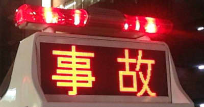車が電柱に衝突　19歳男性死亡　成田の県道