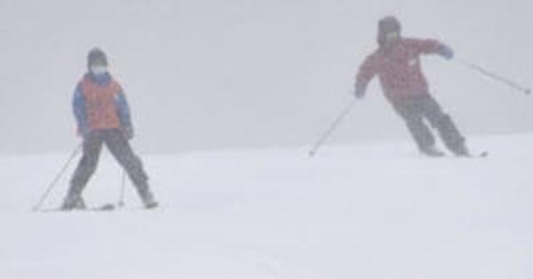 シーズン到来！　スキーヤー滑走楽しむ、二本松・あだたら高原