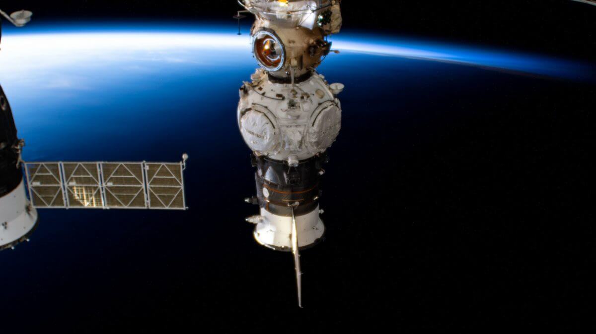 ロシアの新モジュールを輸送した補給船「プログレスM-UM」ISSを離脱