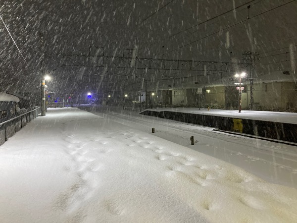 東海道本線・関ヶ原-野洲間が麻痺状態　12月28日15時時点の鉄道運休情報