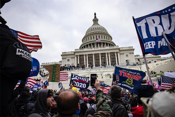 米議会襲撃事件から1年、国民の多くが「民主主義の衰退」を懸念