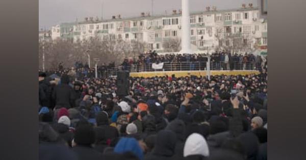 カザフで大規模抗議デモ　燃料高騰反発、けが人多数