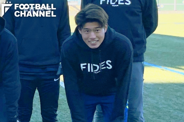 日本代表初招集の鈴木唯人「爪痕残す」。サッカー教室参加中に追加招集発表、意気込み語る