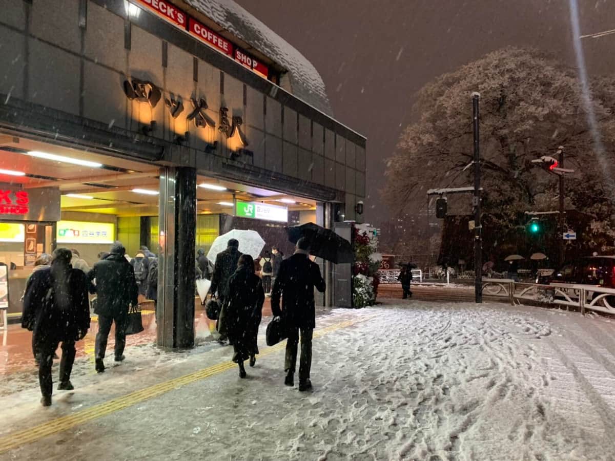 「雪の中帰るの嫌だな」「テレワークにして正解」　東京都心積雪で「働き方の違い」くっきり