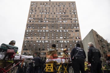 NYでマンション火災19人死亡　数十人けが、死者増える恐れ