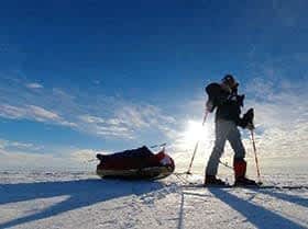 徒歩での南極点到達ならず　秋田出身の冒険家、単独で