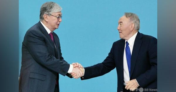カザフ大統領、異例の前大統領批判