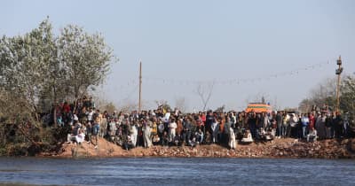 エジプトでトラックがナイル川に落下、2人死亡8人行方不明