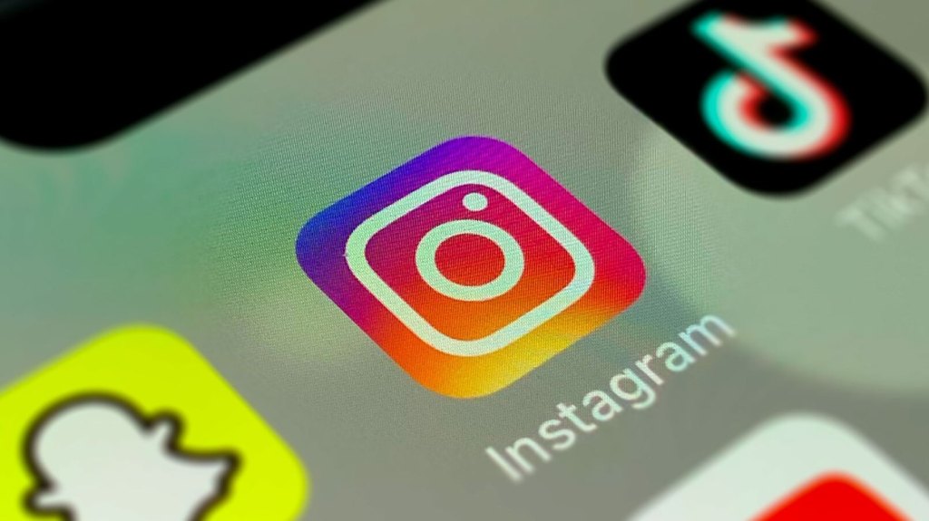 Instagram、2021年第4四半期に世界総ダウンロード数でTikTokを抑え再びトップに