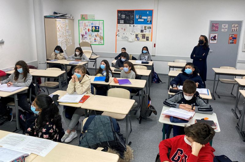 フランスの教員が大規模ストへ、政府のコロナ対策に反発