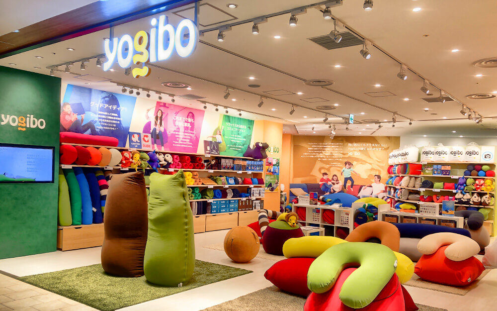 ビーズソファ「Yogibo」、日系企業に　国内代理店が米国本社を買収