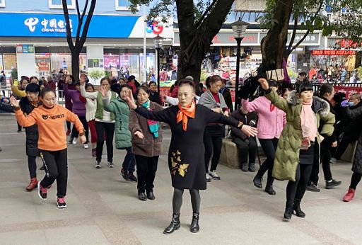 中国で流行「広場舞」お静かに　６月から騒音規制