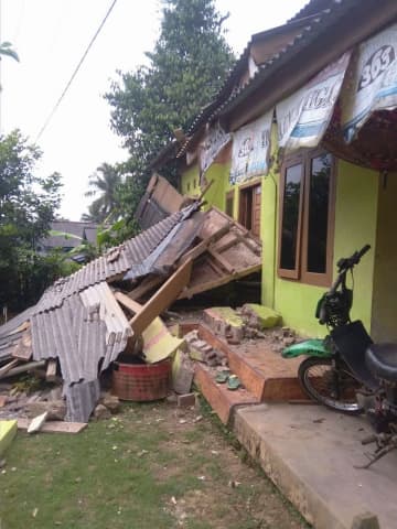 ジャワ島西方沖でM6.6の地震　インドネシア、首都でも揺れ