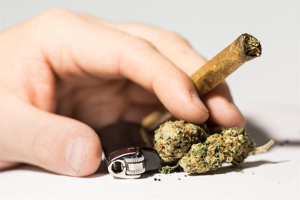 「大麻でコロナを予防できる？」、米大学の論文が話題に