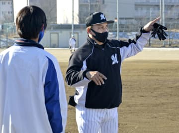 ロッテ井口監督が野球教室　野球人口増加に意欲、長野・松本