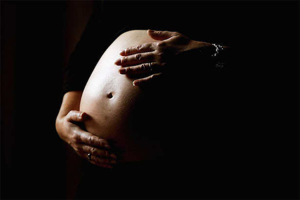 ワクチン未接種の妊婦、早産・死産リスク高まる　英調査