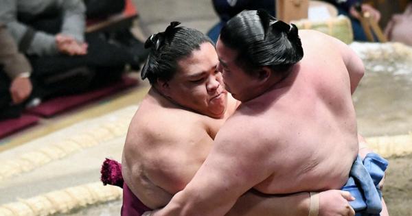 盤石の御嶽海　笑顔の2場所連続2桁勝利　賜杯と大関昇進も視野