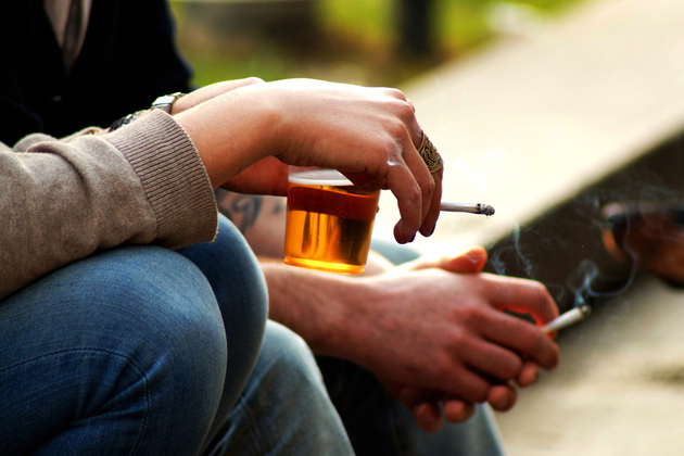 仏、中学生の飲酒喫煙が減少　パンデミック以降　成人とは逆に