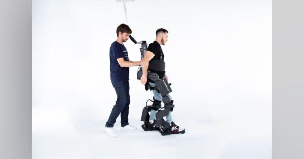 車いすユーザーや運動障害を持つ人々の自立歩行を支援する外骨格ロボットメーカー「Wandercraft」