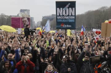 ブリュッセルで5万人デモ　暴徒化、EU建物も被害