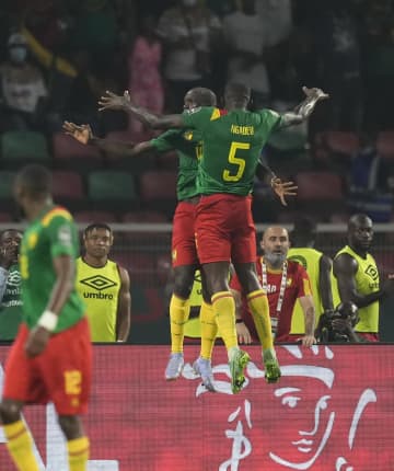 カメルーン、ガンビアが8強へ　サッカー、アフリカ選手権